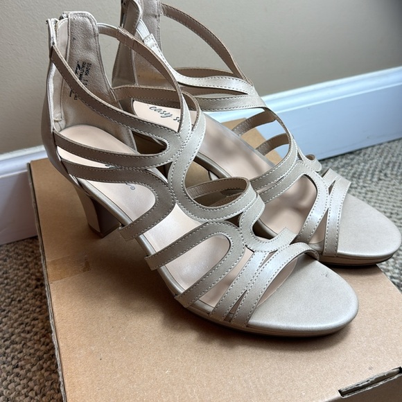Easy Street Women's, Elated Sandal, Nude Pearlized, Size 11M - Picture 3 of 16